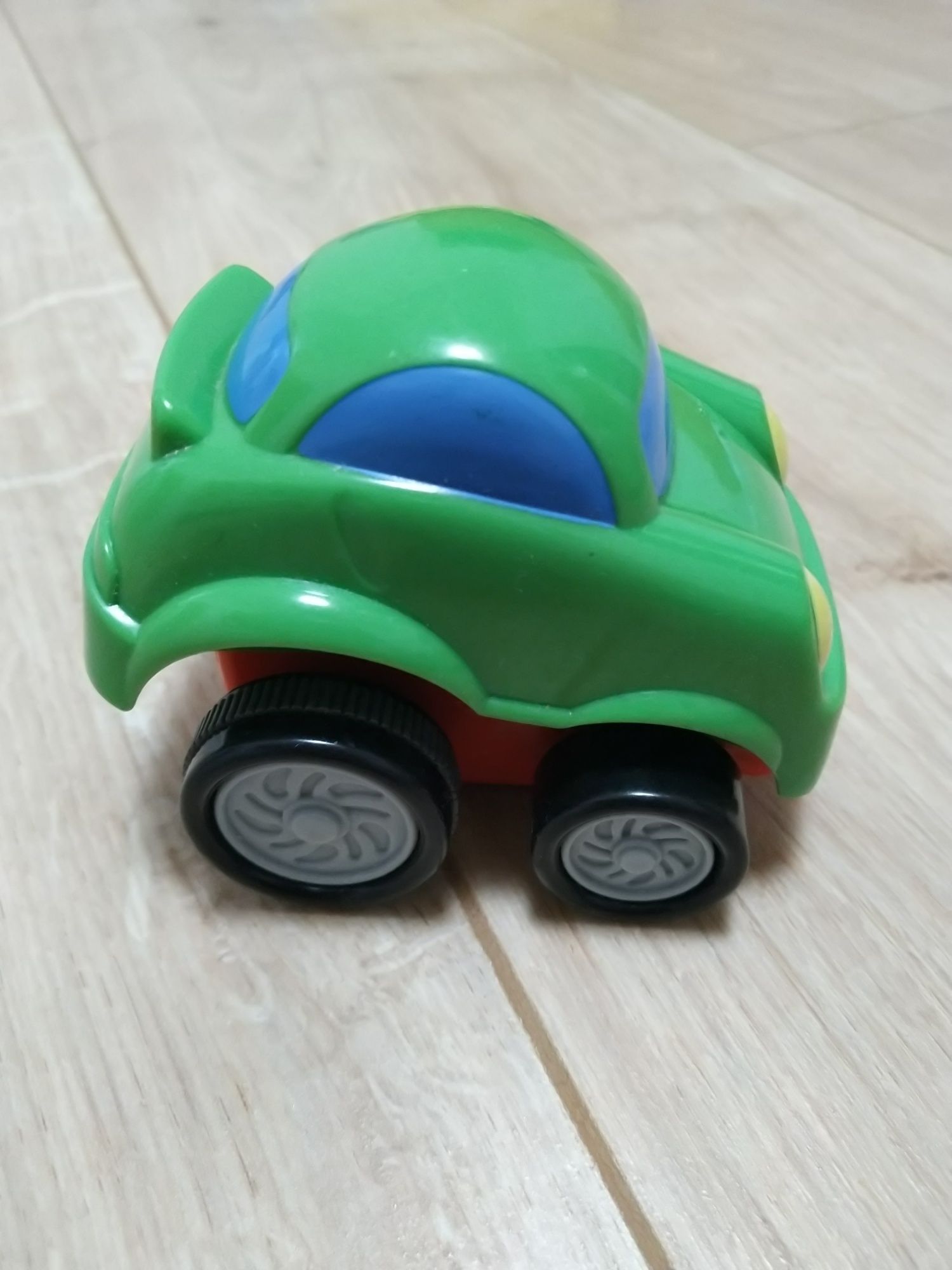 Zabawki dla dziecka niemowlaka pacynki autko