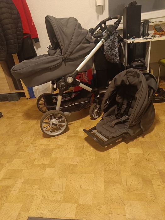 Продам коляску 2 в 1