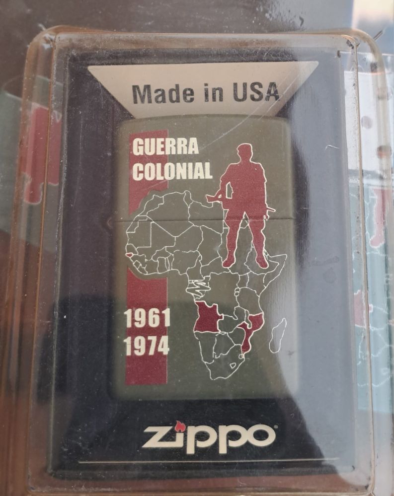 Isqueiros da Zippo com livro