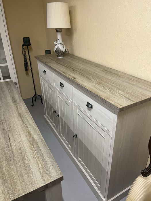 Nowoczesna jadalnia jak nowa