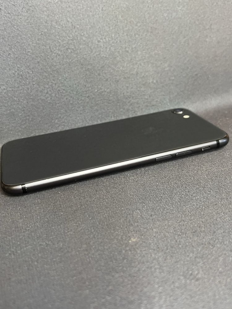 iPhone 8/64Gb Отличное состояние!