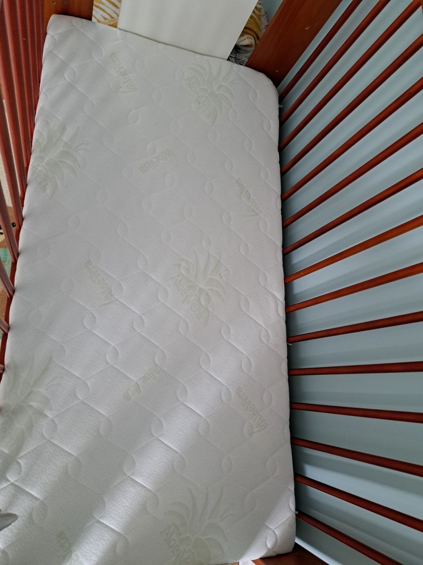 Łóżeczko 120x60 z szufladą beż materaca