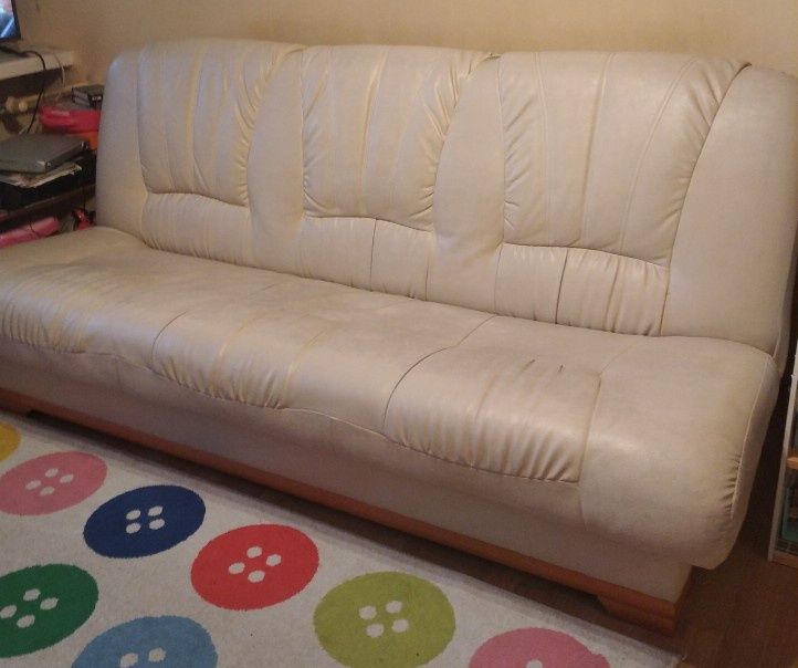 Kanapa/ sofa rozkładana ze skóry ekologicznej