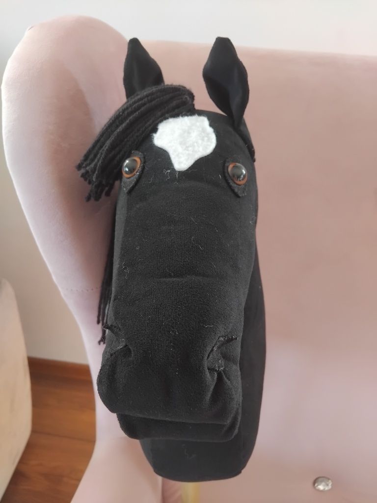 Hobby horse czarny a3 na kiju