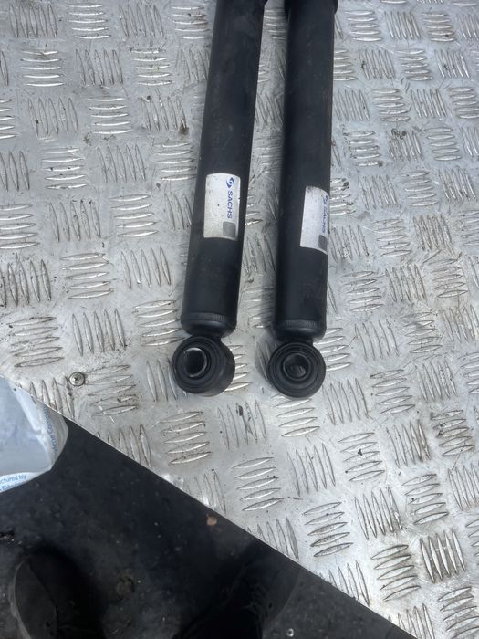Задняя стойка как новые амортизатор escape maferick ford