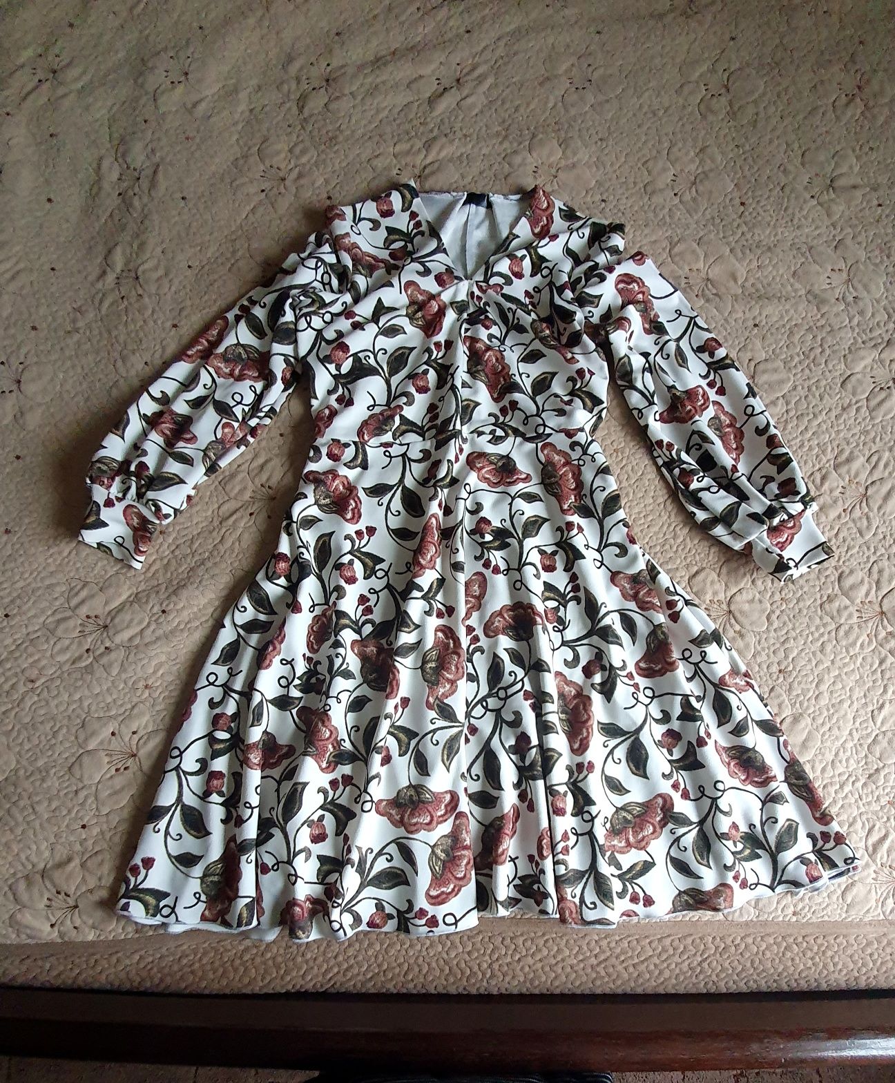 Продам плаття. .