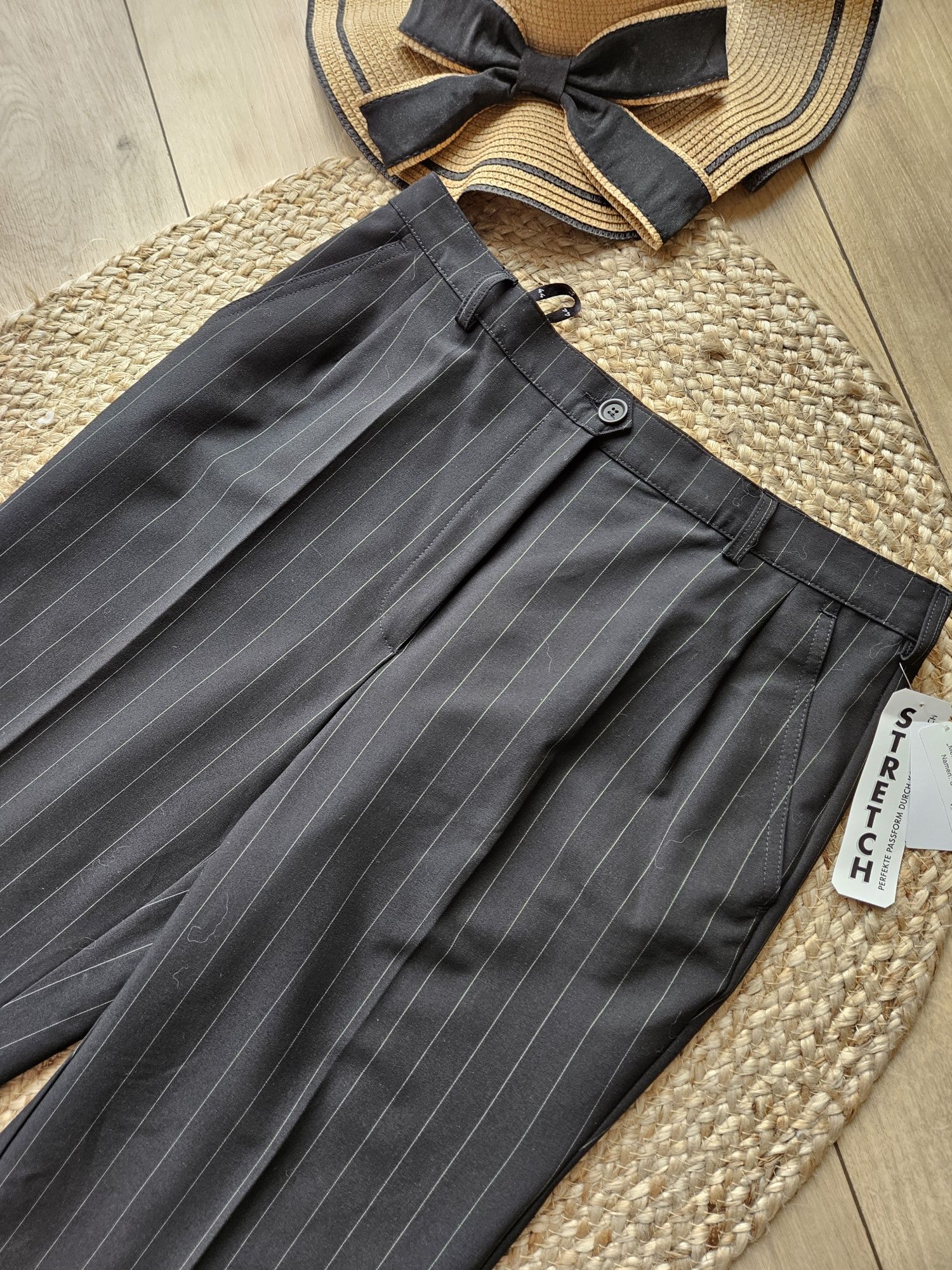 Nowe Spodnie damskie w kant  Szerokie w Paski XXL/XL - Eleganckie i Wy