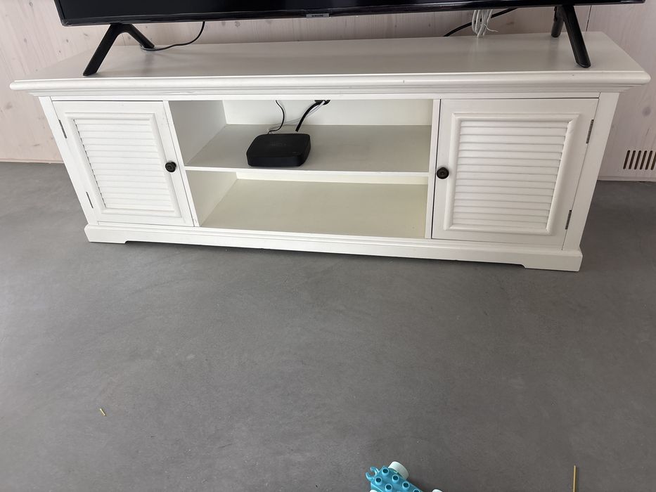 Aparador branco de madeira