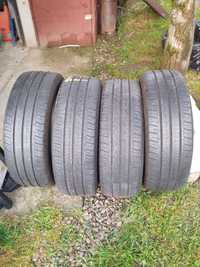 Goodyear Efficient  Grip Cargo 225/60R17