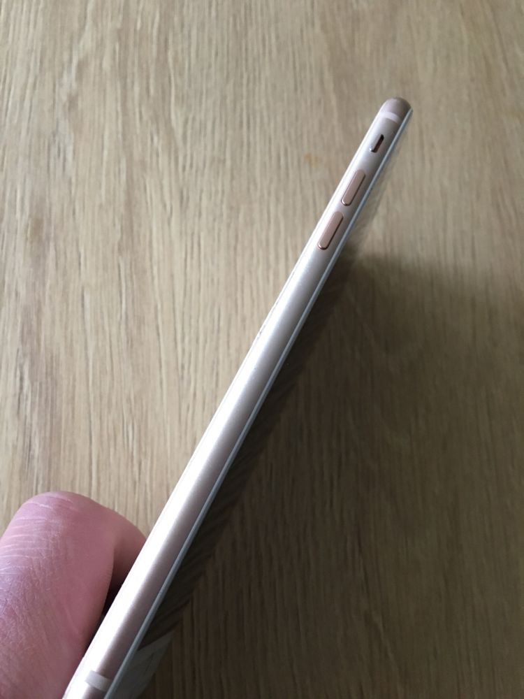 Iphone 8 plus uszkodzony na części