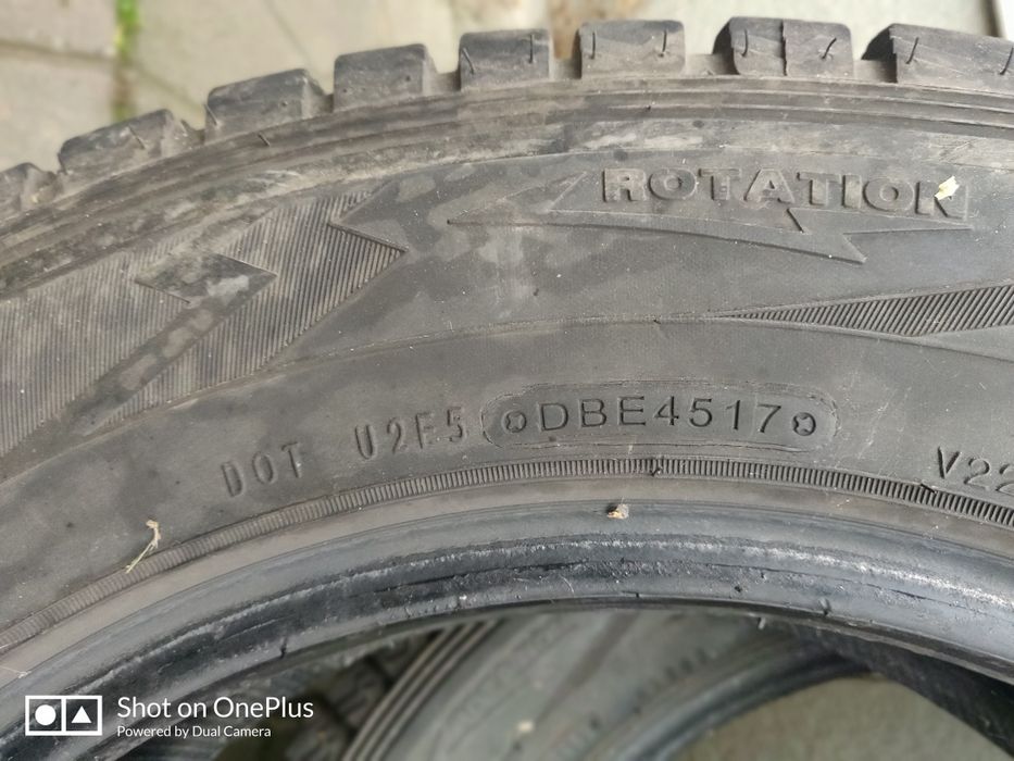 Шини зимові dunlop grandtrek sj6