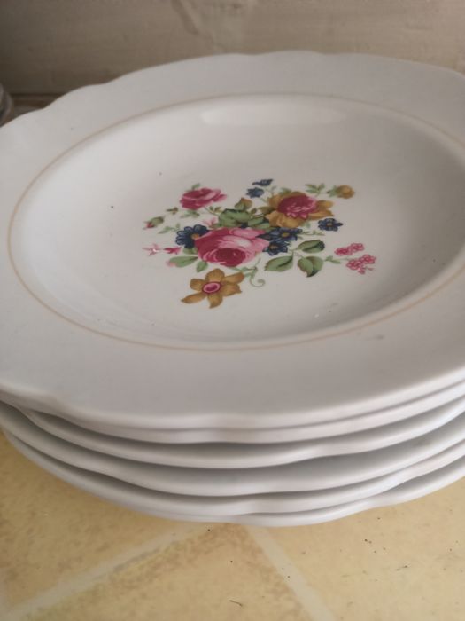 Тарелки глубокие.