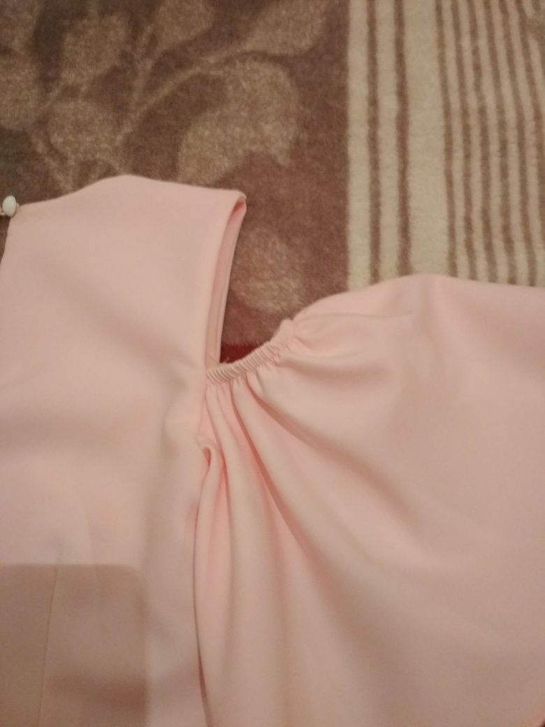 Платье нарядное розовое