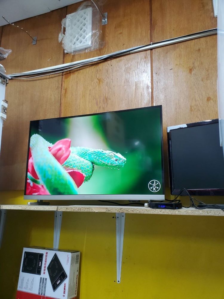 Телевізор Philips 32” + smartBox 2/16