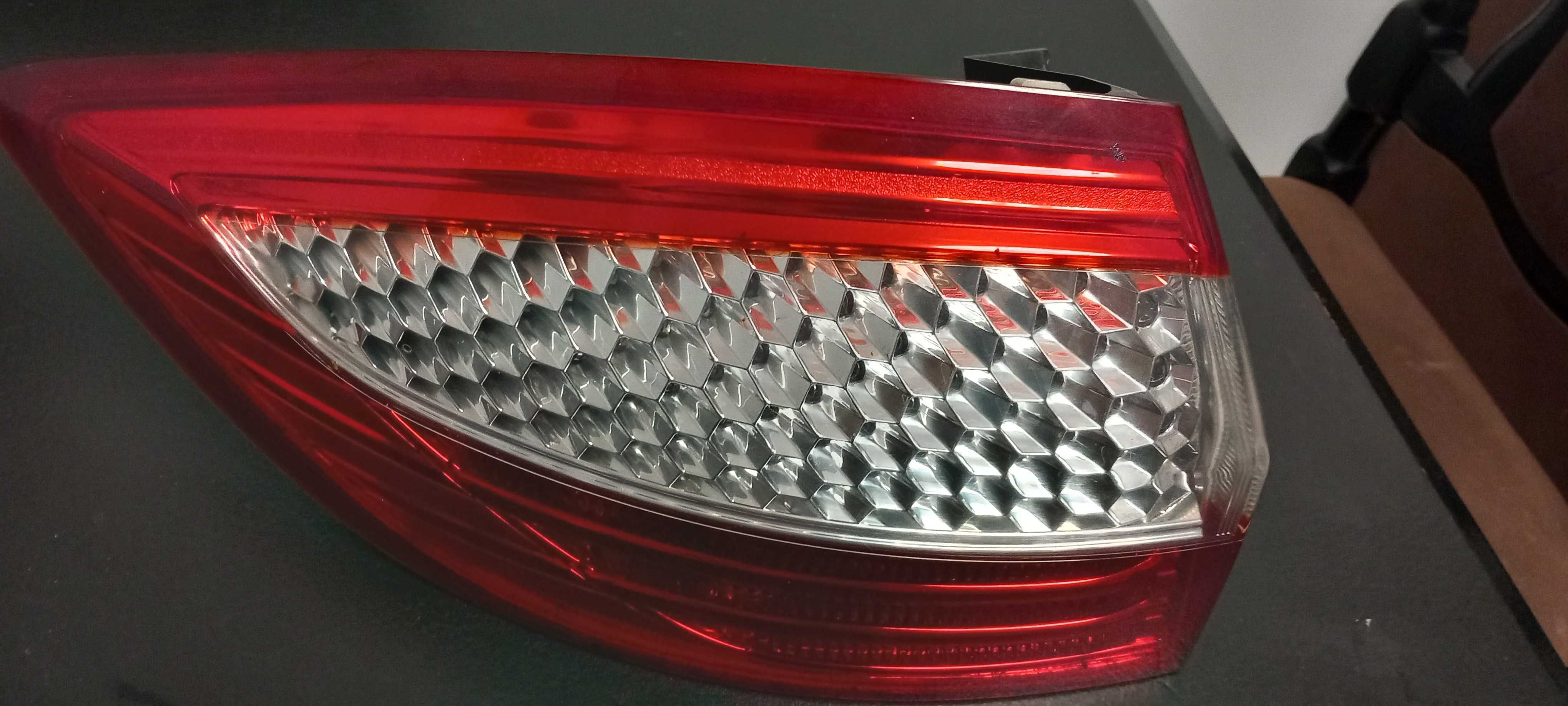 Lampa lewa tylna mondeo mk4 kombi