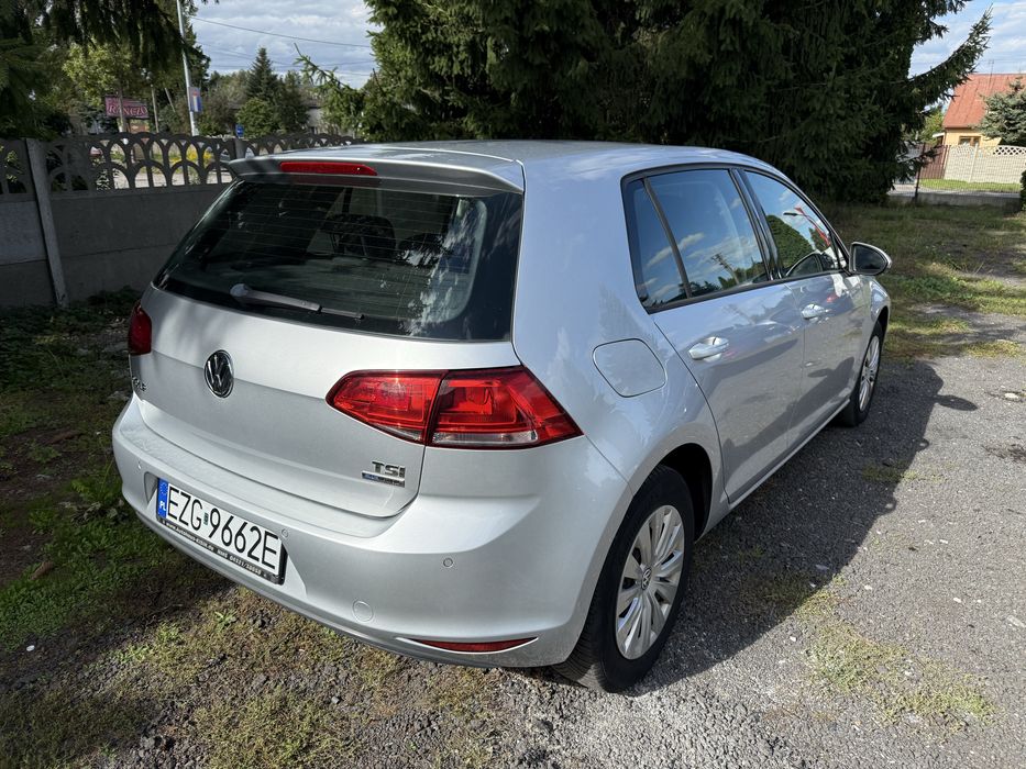 Volkswagen Golf 7, benzyna, dwa komplety kół, ważne opłaty
