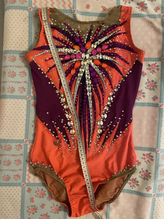 Fato de ginastica ritmica, excelente estado