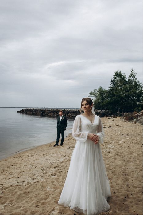 Весільна сукня, мінімалізм, легка та комфортна