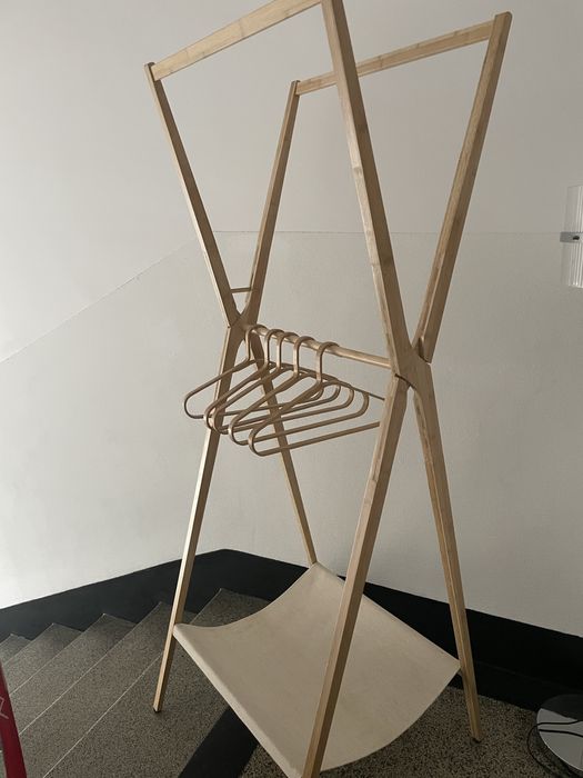 Wieszak na ubrania organizer szafa drewno Westwing