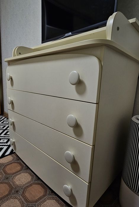 Комод - пеленатор дитячий. Шафа у дитячу кімнату