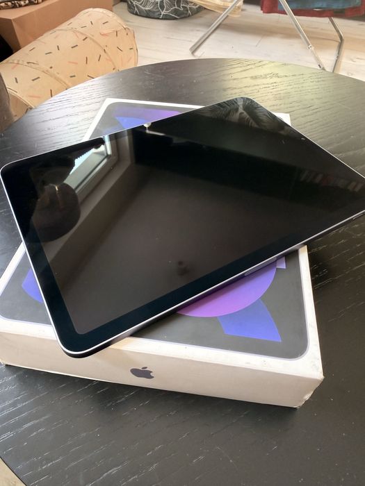 iPad Air (5. generacji) Wi-Fi 64GB – stan idealny