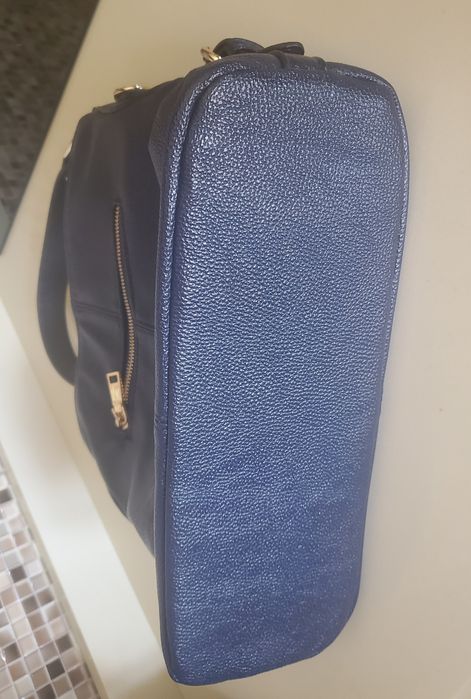 Carteira em pele azul