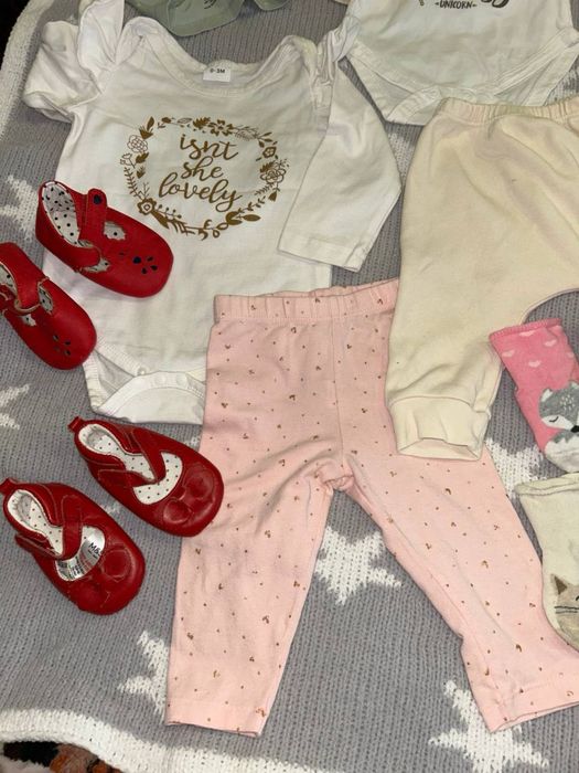 Набір пакет одягу 2-4 місяці боді пінетки лосини