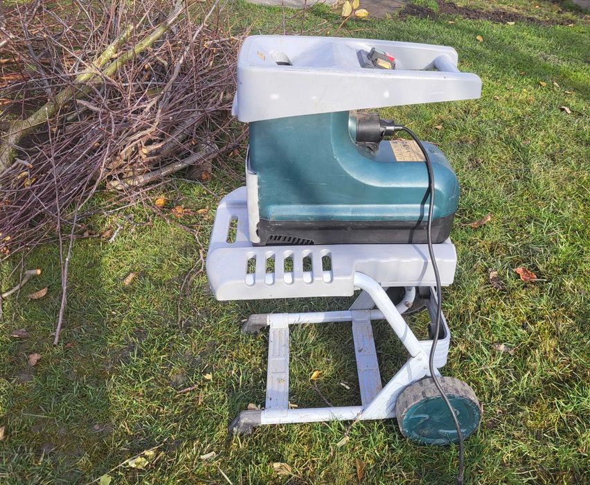 Измельчитель веток, щепарез, привезен из Германии, фрезерный.