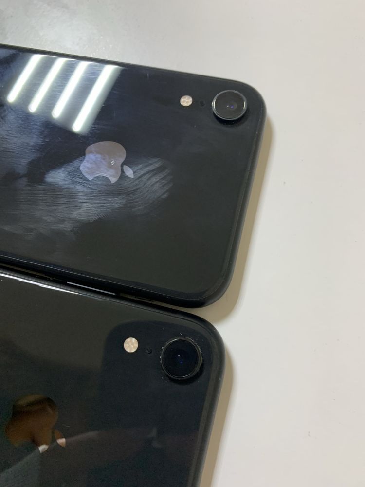 XR iPhone  на 64 gb