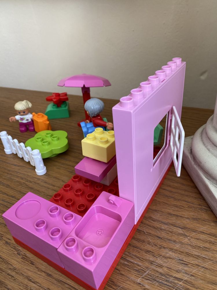 Klocki Lego duplo domek śniadanie u Babci parasol ściana