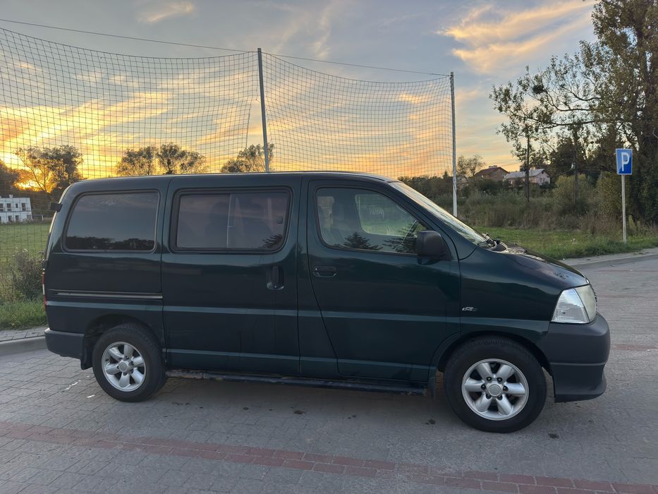 Toyota Hiace 2010р