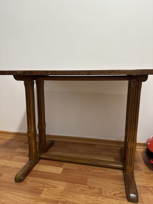 Стіл дерево у гарному стані