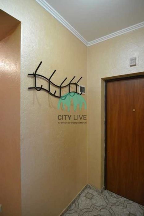 Продається 1-кімнатна квартира з ремонтом біля ТЦ Арсен (63)