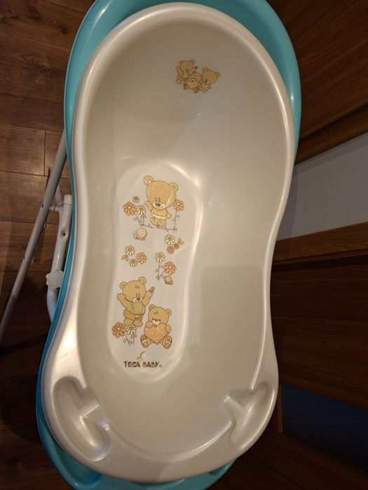 Dwie wanienki na regulowanym stelażu