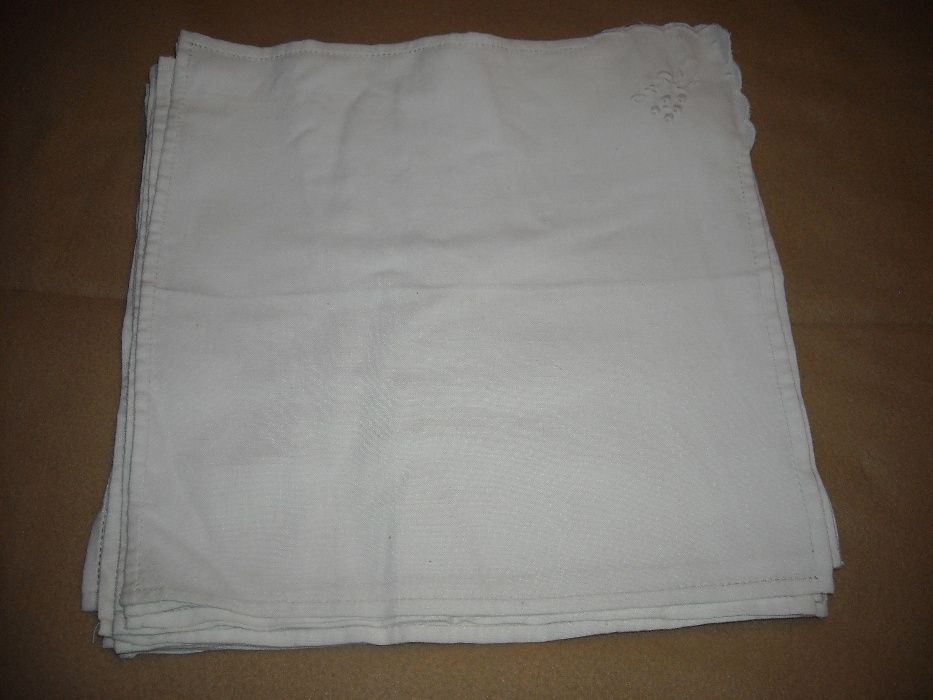 Guardanapos em linho fino bordados Novos 12pcs