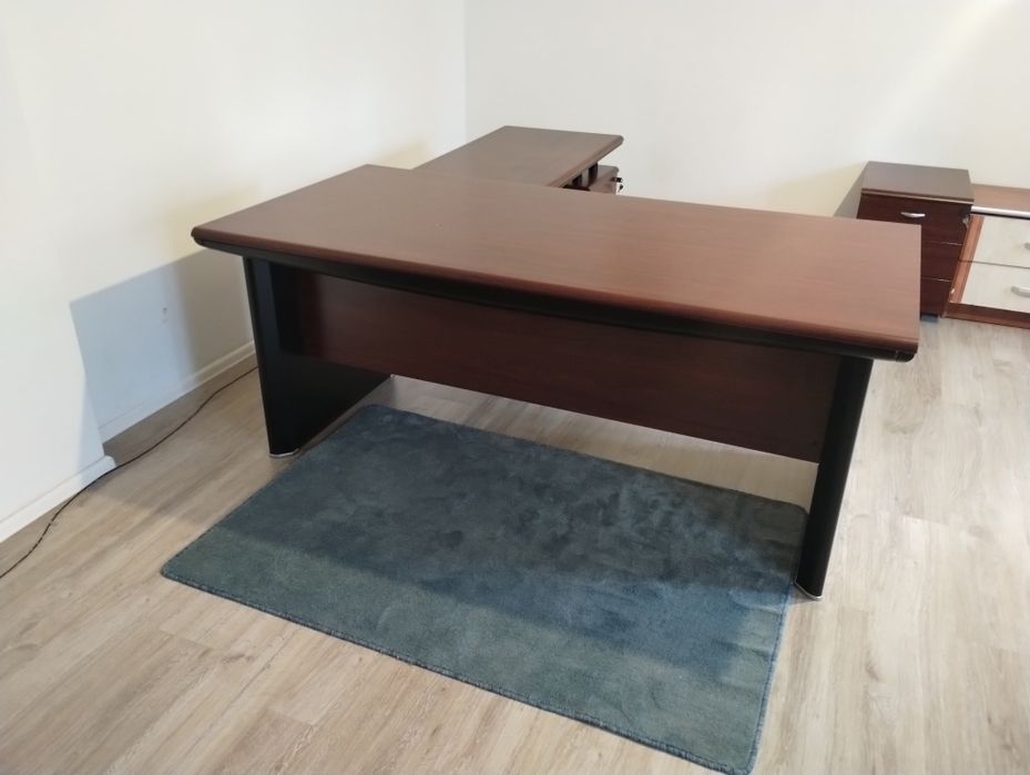 Duże biurko z pomocnikiem stan bdb. 180x90 cm