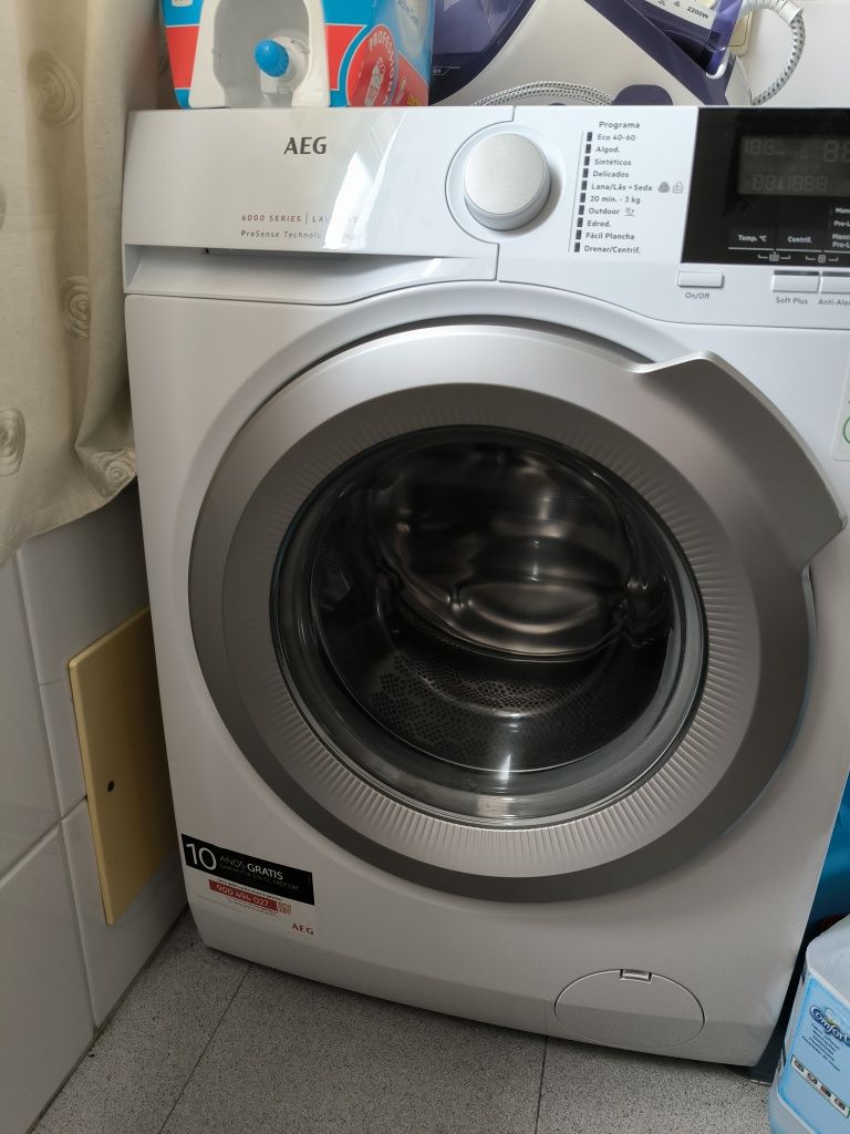 Máquina lavar roupa AEG 6000 series proSense lavamat 1-9 kg