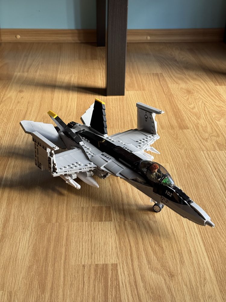 Самолет sluban лего lego f18 ф18
