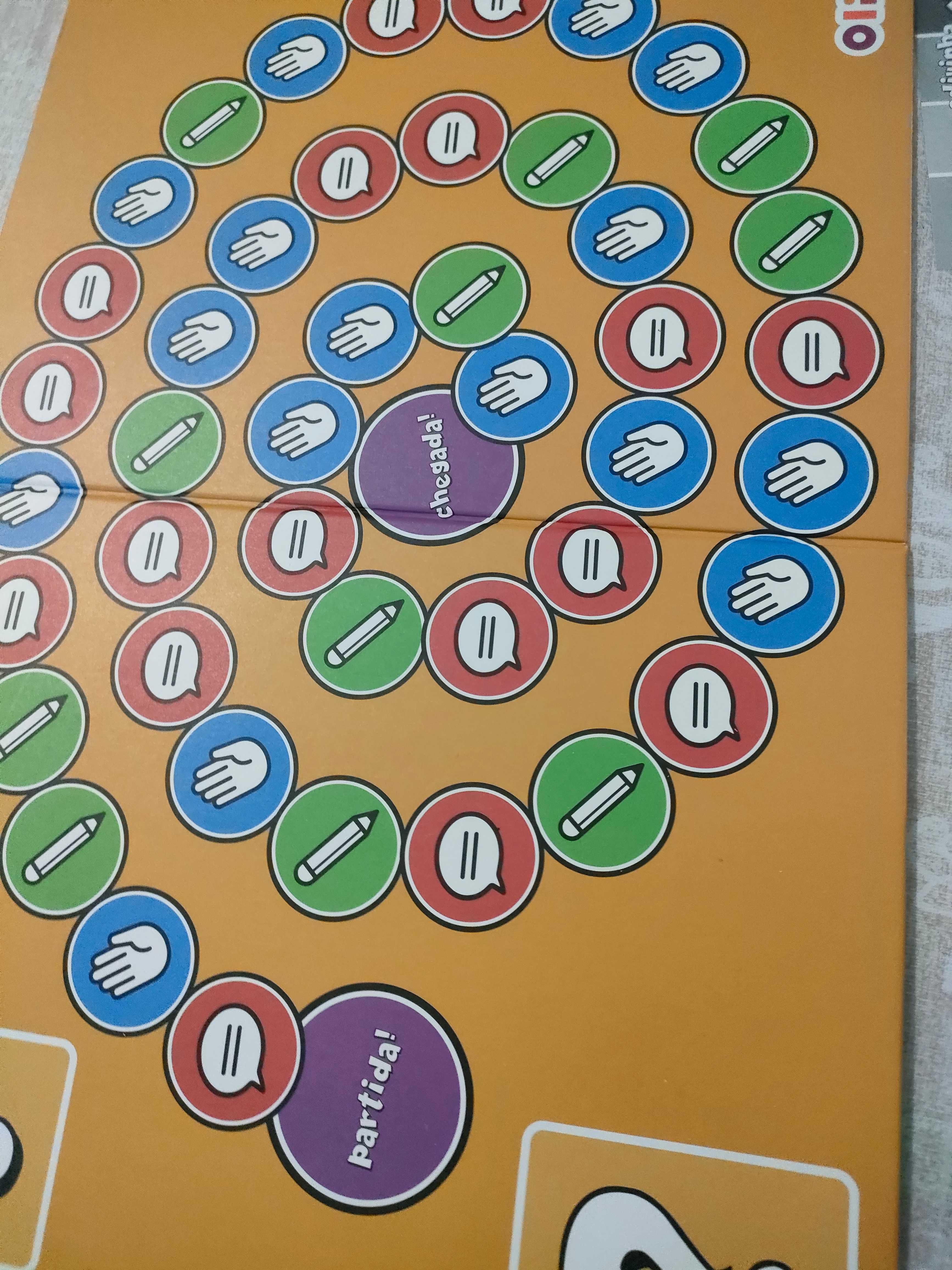 Jogo Tabuleiro - Adivinha o que é.
