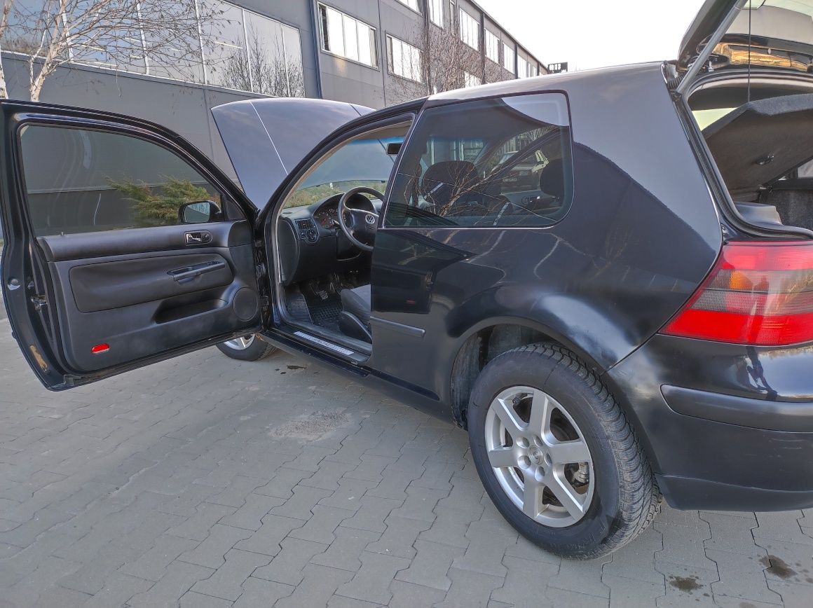 Volkswagen Golf 4 хетчбек 1.6