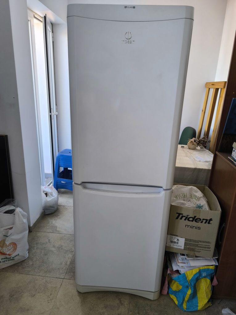 Combinado Indesit classe A+