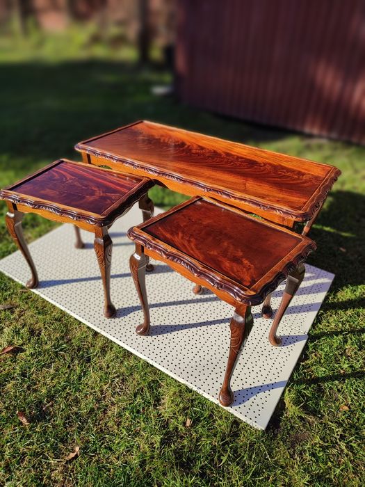 Stolik 3 częściowy typu nesting drewniany z rzeźbieniami