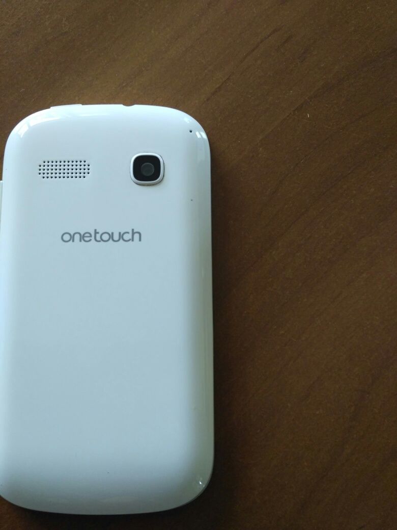 Smartfon, Alcatel One Touch C3