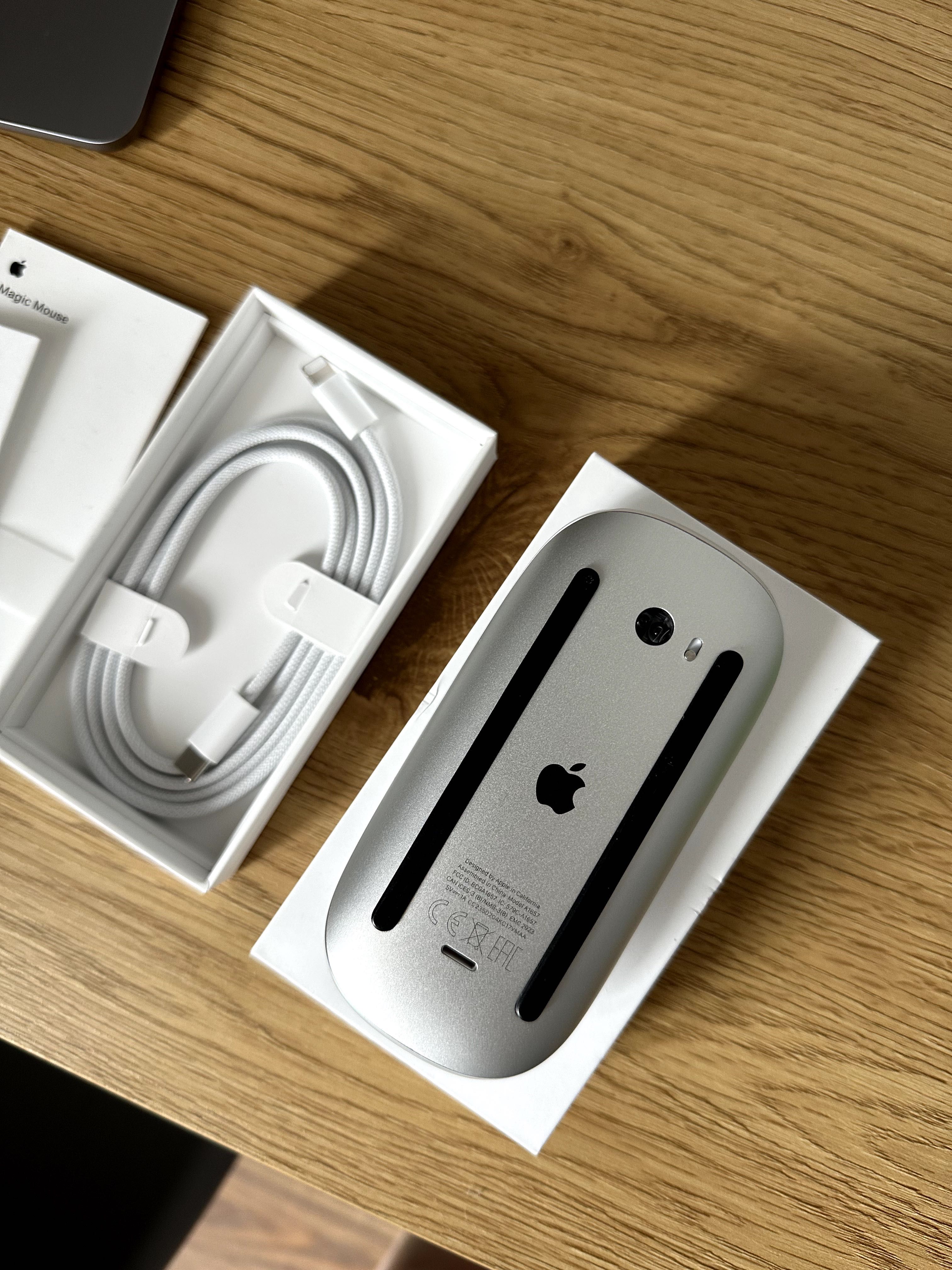 Оригінальна мишка Apple