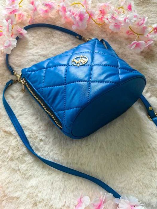 Chabrowa pikowana torebka, worek, Laura Biaggi, 2 paski