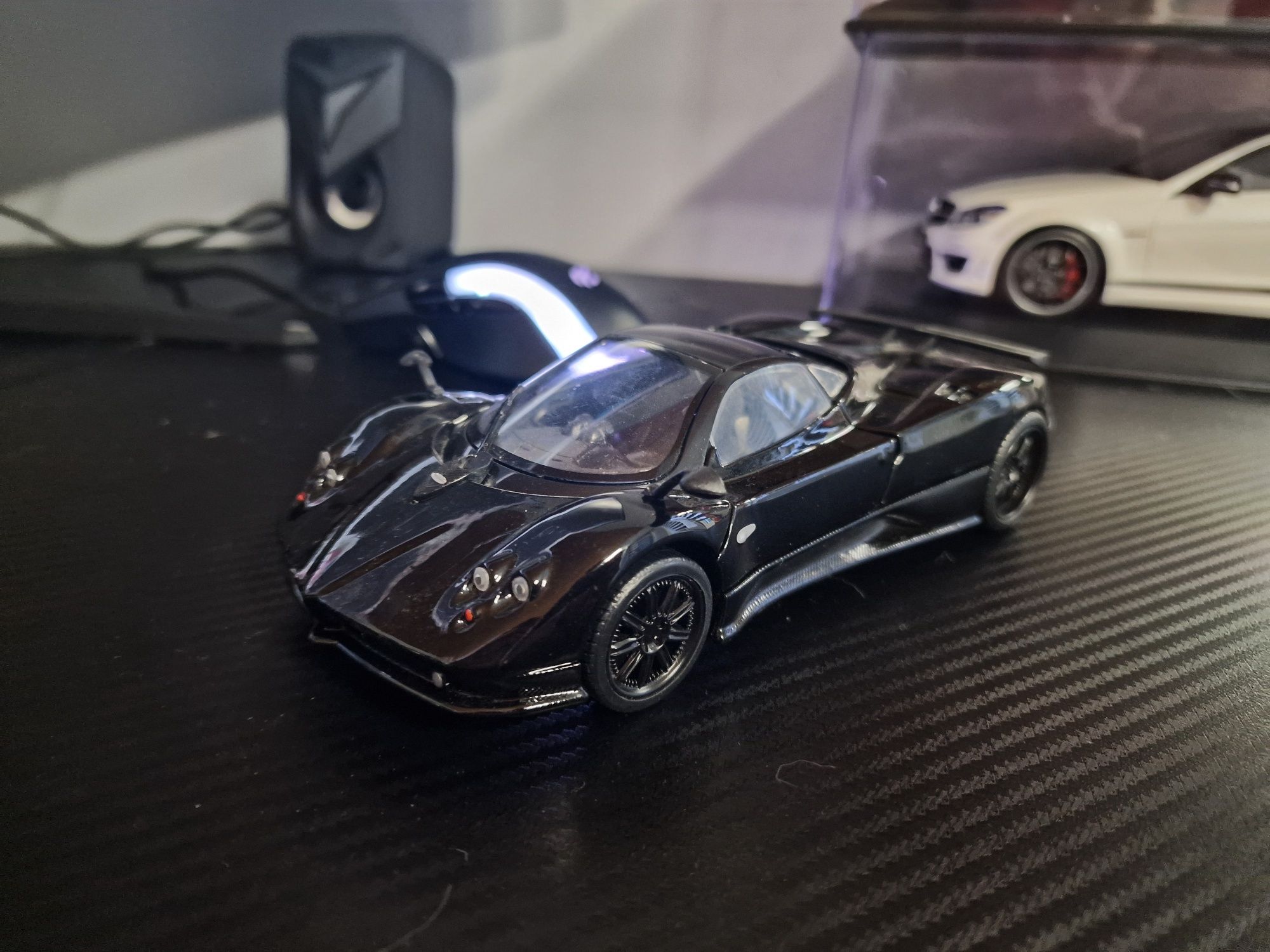 Pagani Zonda F 1:24