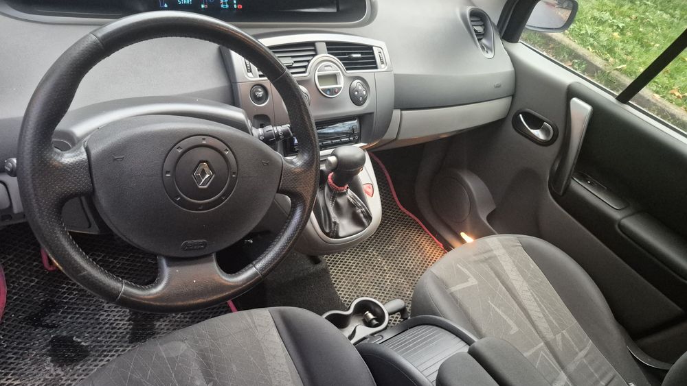 Авто Рено Сценик 2006 г.в.  1.6 бензин.  Коробка  автомат. 160 000 км