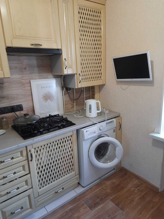 Продам 1-но комнатную квартиру в центре р-н Вала