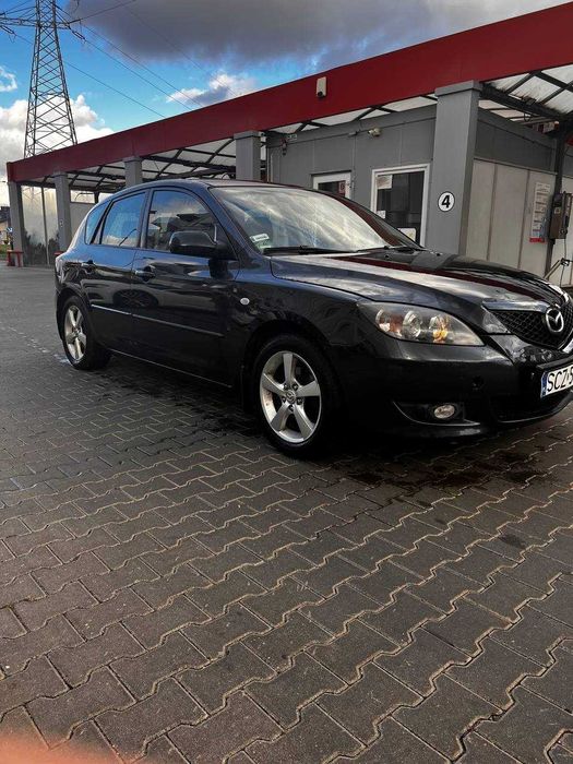 Mazda 3        .