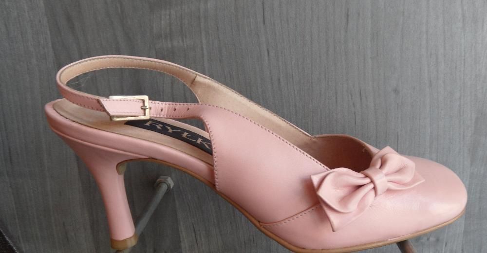 Ryłko pudrowy róż czółenka z palcami